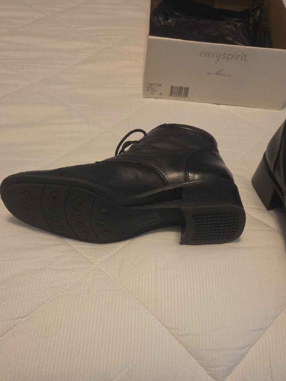 Easy Spirit Women's Black Leather Ankle Boots - Picture 2 of 3